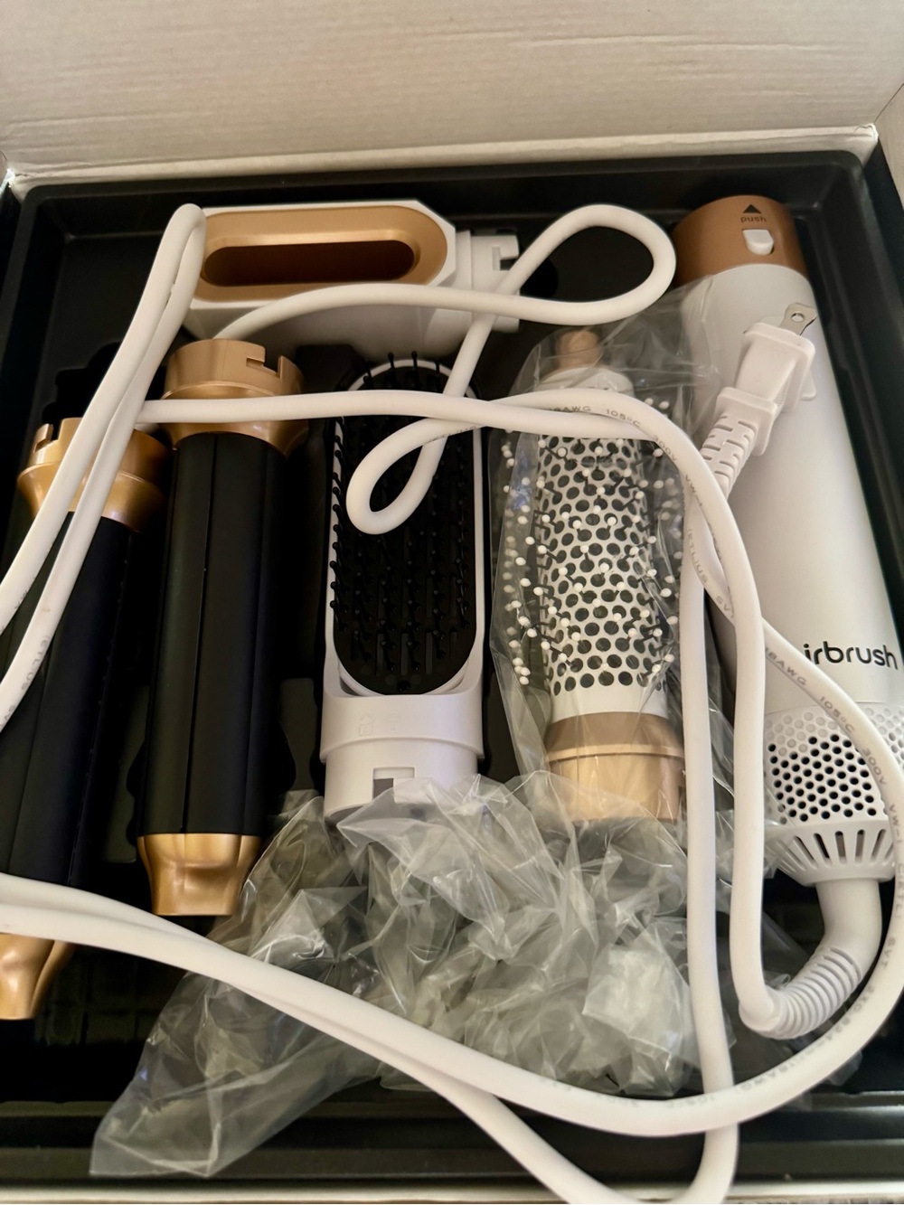 Airbrush 5-in-1 White and Gold Hot Air Styler Set for Women…..only used once!